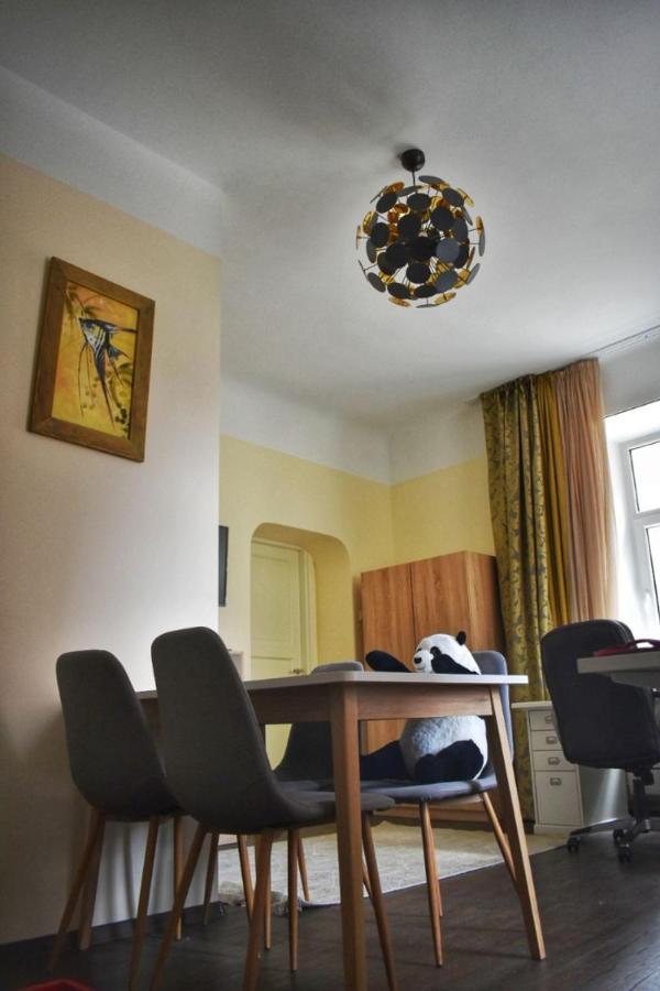 Panda House - Luxury In Old Town Apartamento Tartu Exterior foto